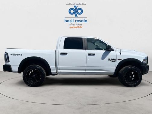 Bright White Clearcoat 2019 RAM 1500 Classic SLT