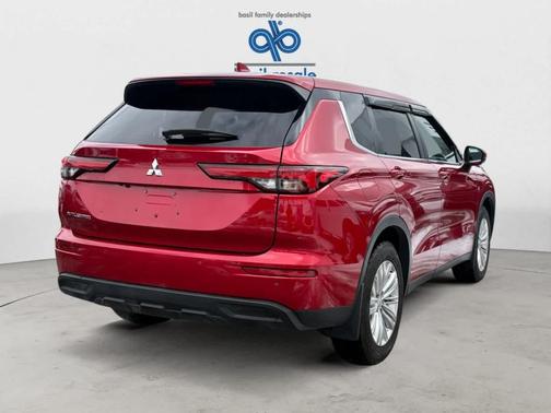2022 Mitsubishi Outlander ES