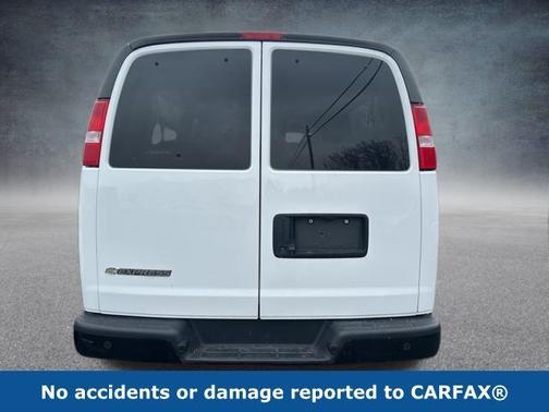 2022 Chevrolet Express 3500 LS