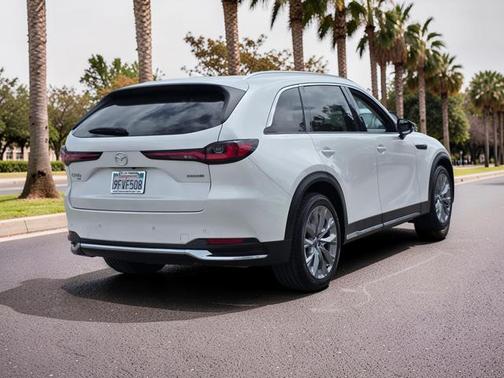 Rhodium White Metallic 2024 Mazda CX-90 Premium Plus