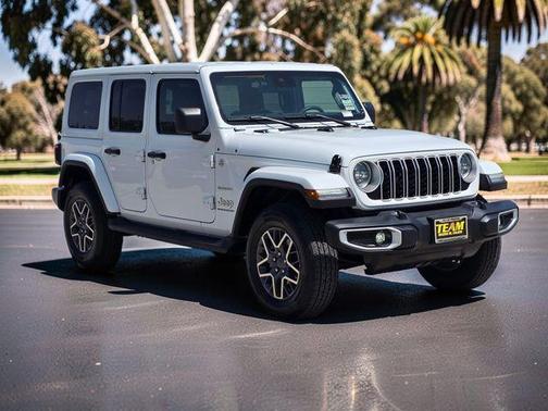 Bright White Clearcoat 2024 Jeep Wrangler Sahara