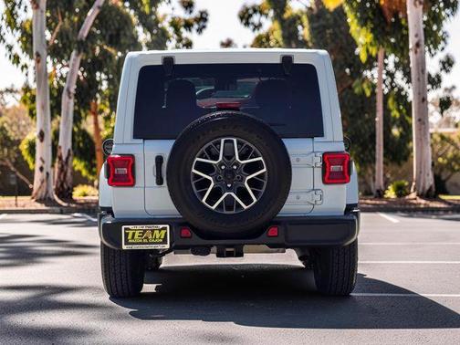 Bright White Clearcoat 2024 Jeep Wrangler Sahara