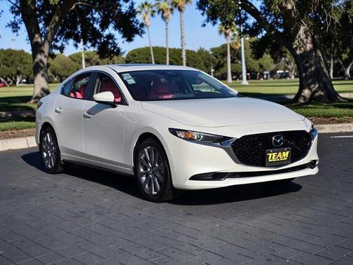 Snowflake White Pearl 2026 Mazda Mazda3 FWD w/Preferred Package