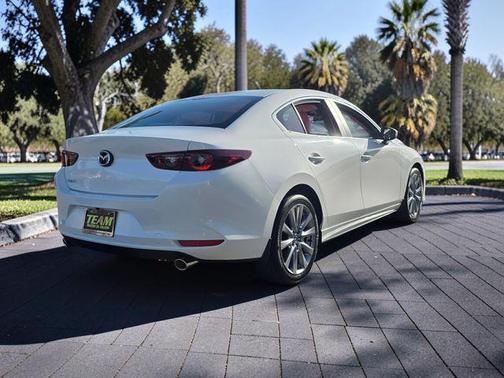 Snowflake White Pearl 2026 Mazda Mazda3 FWD w/Preferred Package