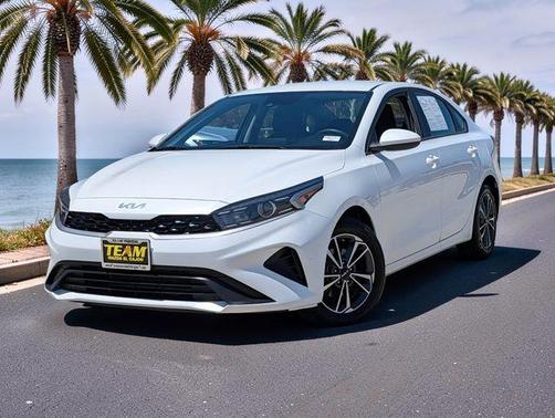 Snow White Pearl 2024 Kia Forte LXS