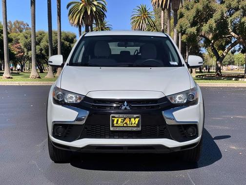 Diamond White Pearl 2018 Mitsubishi Outlander Sport 2.0 ES