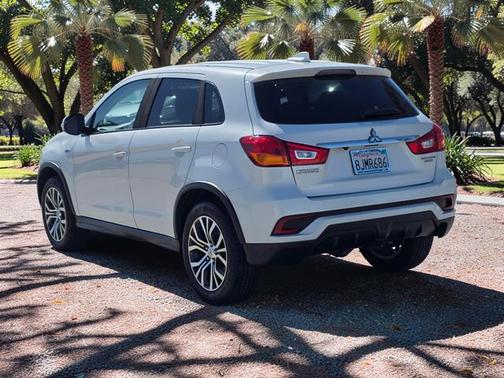 Diamond White Pearl 2018 Mitsubishi Outlander Sport 2.0 ES
