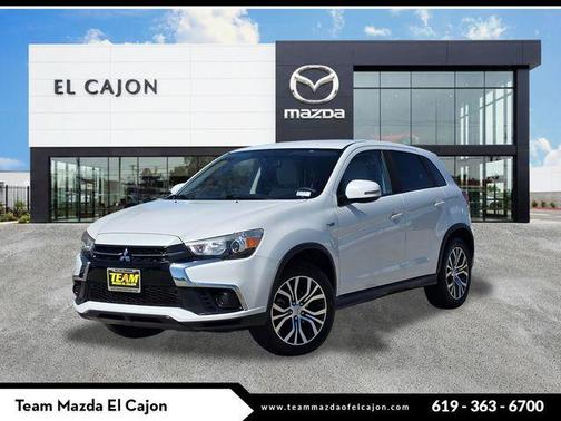 Diamond White Pearl 2018 Mitsubishi Outlander Sport 2.0 ES