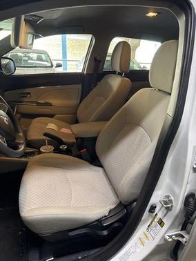 Diamond White Pearl 2018 Mitsubishi Outlander Sport 2.0 ES
