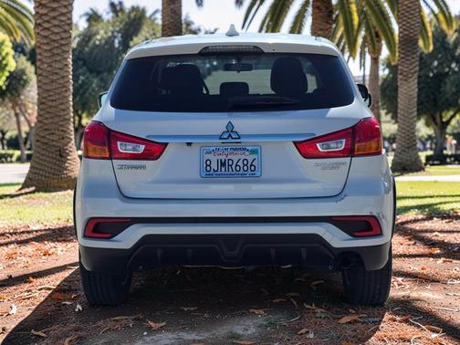 Diamond White Pearl 2018 Mitsubishi Outlander Sport 2.0 ES