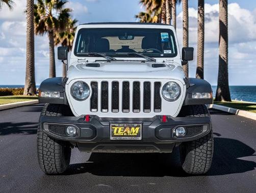 Bright White Clearcoat 2023 Jeep Wrangler Rubicon