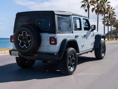 Bright White Clearcoat 2023 Jeep Wrangler Rubicon
