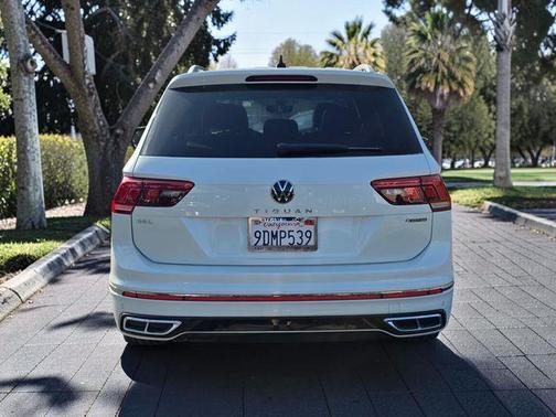 Oryx White Pearl Effect 2022 Volkswagen Tiguan 2.0T SEL R-Line