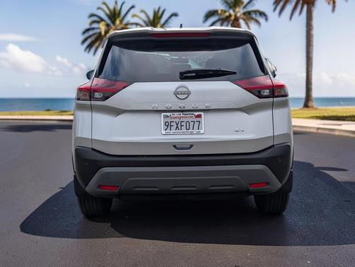 Brilliant Silver Metallic 2023 Nissan Rogue SV