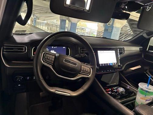 Bright White Clearcoat 2022 Jeep Wagoneer Series II