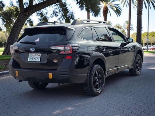 Crystal Black Silica 2024 Subaru Outback Wilderness