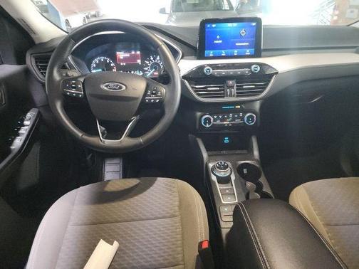 Black Metallic 2022 Ford Escape SE