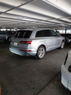 Satellite Silver Metallic 2024 Audi Q7 55 Premium Plus