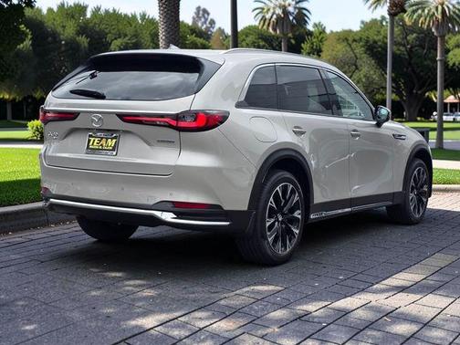 Platinum Quartz Metallic 2026 Mazda CX-90 PHEV Premium Plus