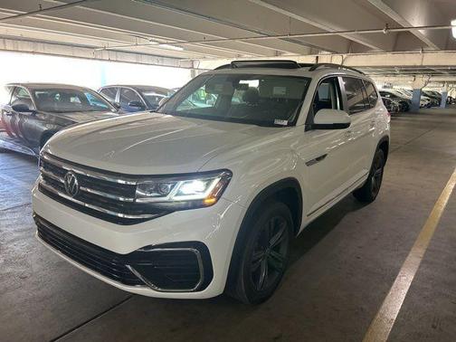 Pure White 2021 Volkswagen Atlas 3.6 V6 SE w/ Technology R-Line