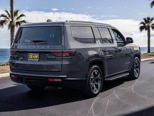 Metallic 2024 Jeep Wagoneer Series III