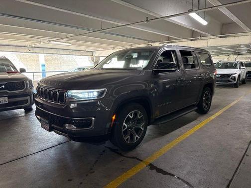 Metallic 2024 Jeep Wagoneer Series III