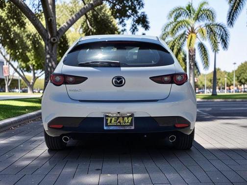 Snowflake White Pearl 2026 Mazda Mazda3 2.5 S