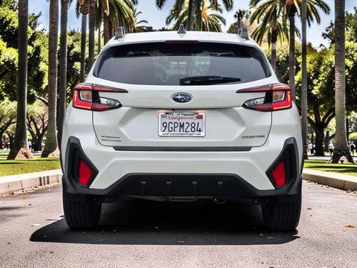 Crystal White Pearl 2024 Subaru Crosstrek Premium