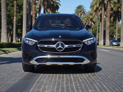 Black 2025 Mercedes-Benz GLC 300 Base