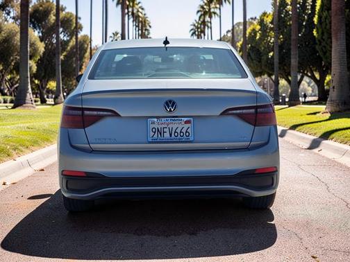 Pyrite Silver Metallic 2024 Volkswagen Jetta 1.5T SE