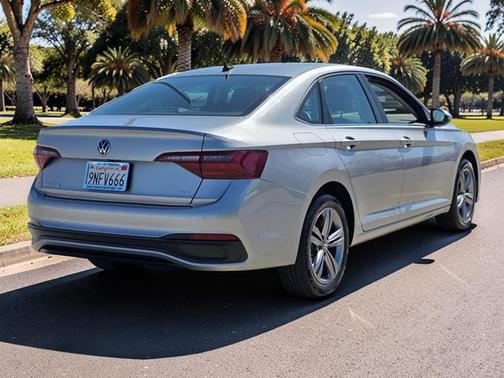 Pyrite Silver Metallic 2024 Volkswagen Jetta 1.5T SE