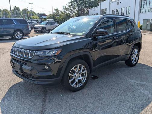 2022 Jeep Compass Latitude Lux