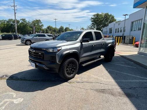 Sterling Gray Metallic 2024 Chevrolet Colorado Trail Boss