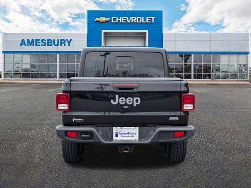 2022 Jeep Gladiator Overland