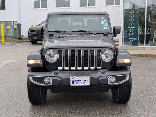2022 Jeep Gladiator Overland
