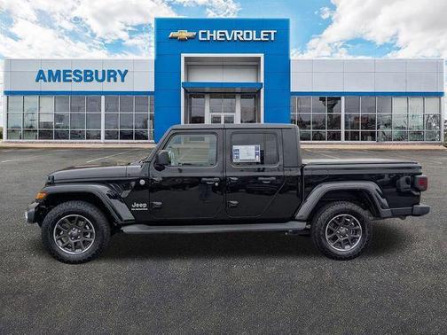 2022 Jeep Gladiator Overland