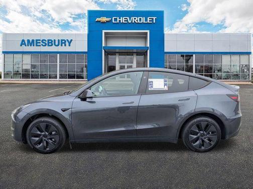 2025 Tesla Model Y Long Range Dual Motor Rear-Wheel Drive