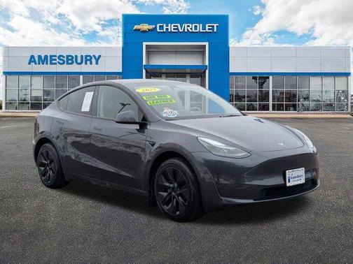 2025 Tesla Model Y Long Range Dual Motor Rear-Wheel Drive