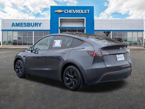 2025 Tesla Model Y Long Range Dual Motor Rear-Wheel Drive