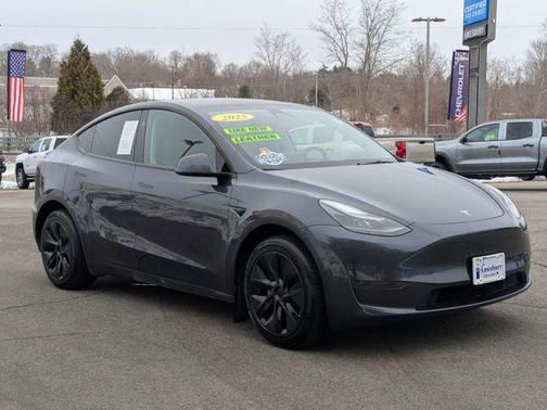 2025 Tesla Model Y Long Range Dual Motor Rear-Wheel Drive