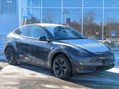 2025 Tesla Model Y Long Range Dual Motor Rear-Wheel Drive