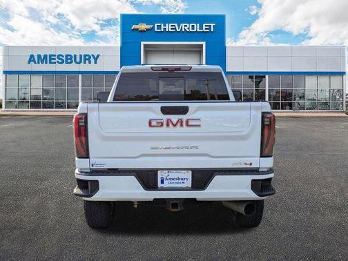 2025 GMC Sierra 2500 AT4