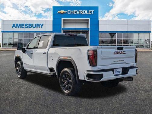 2025 GMC Sierra 2500 AT4