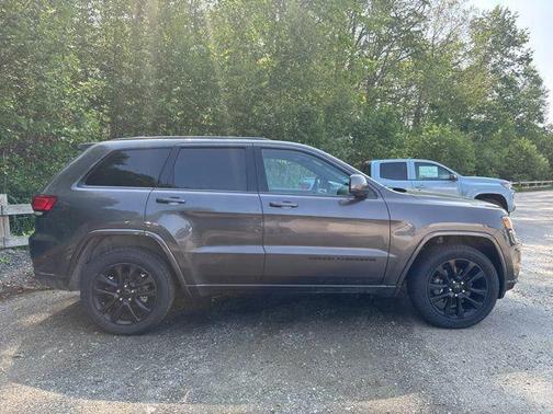 2021 Jeep Grand Cherokee Laredo