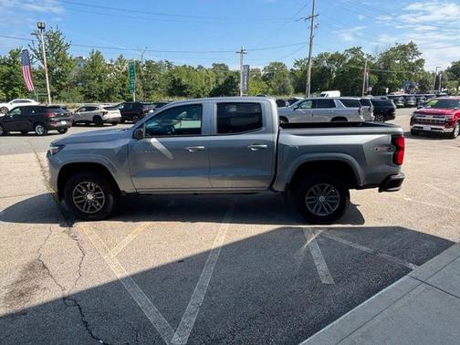 Sterling Gray Metallic 2026 Chevrolet Colorado LT