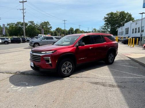 Radiant Red Tintcoat 2025 Chevrolet Traverse LT