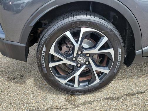 Magnetic Gray Metallic 2018 Toyota C-HR XLE Premium