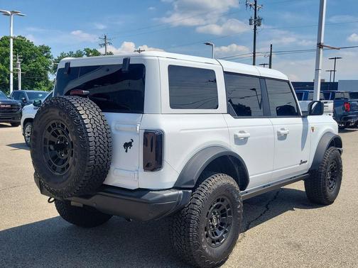 Oxford White 2026 Ford Bronco Badlands