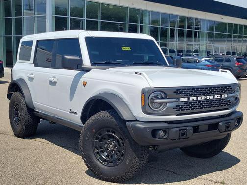 Oxford White 2026 Ford Bronco Badlands