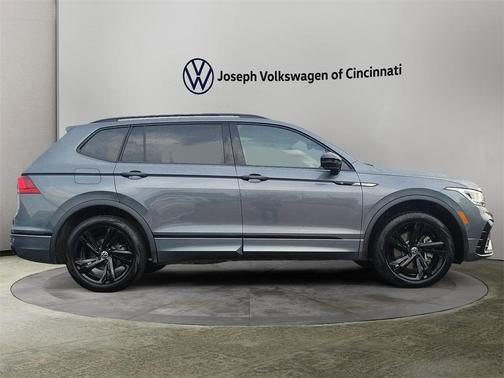 2024 Volkswagen Tiguan 2.0T SE R-Line Black